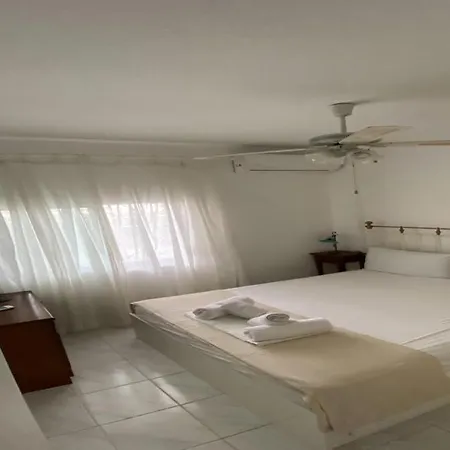 بيت للعطل Family Maisonette With Pool #5 *