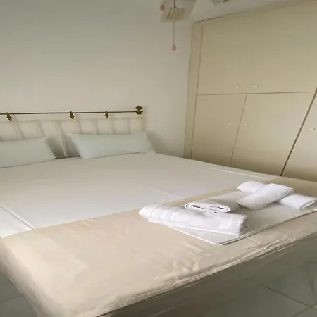 Family Maisonette With Pool #5 Vakantiehuis