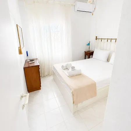 Family Maisonette With Pool #5 Vakantiehuis