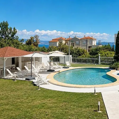 Family Maisonette With Pool #5 * Néa Fókaia