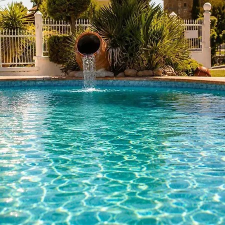 Family Maisonette With Pool #5 Vakantiehuis