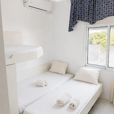 Family Maisonette With Pool #5 Vakantiehuis *
