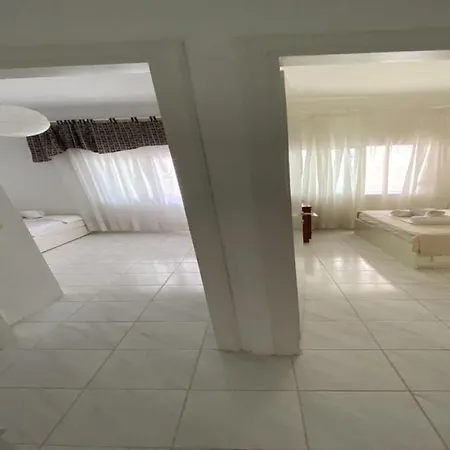 Dom wakacyjny Family Maisonette With Pool #5