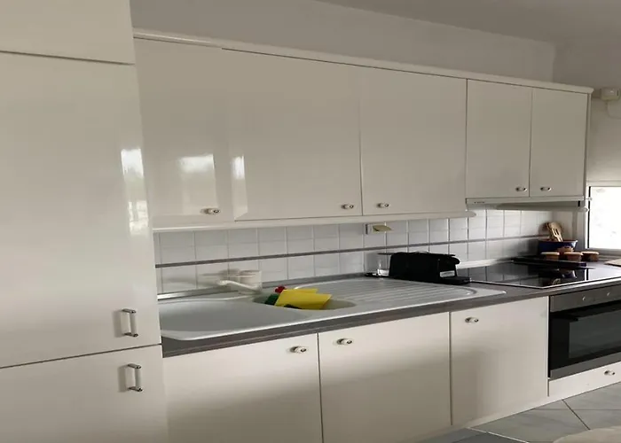 Vakantiehuis Family Maisonette With Pool #5 *